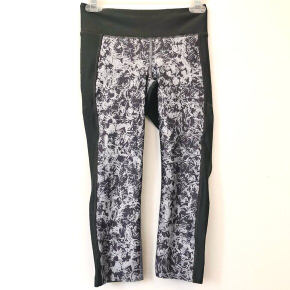 UNDER ARMOUR Mileage Printed Capri Gray Geometric Active Workout Leggings Small - Picture 2 of 12